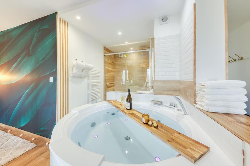 Suite Love Jacuzzi Montévrain Exteriér fotografie