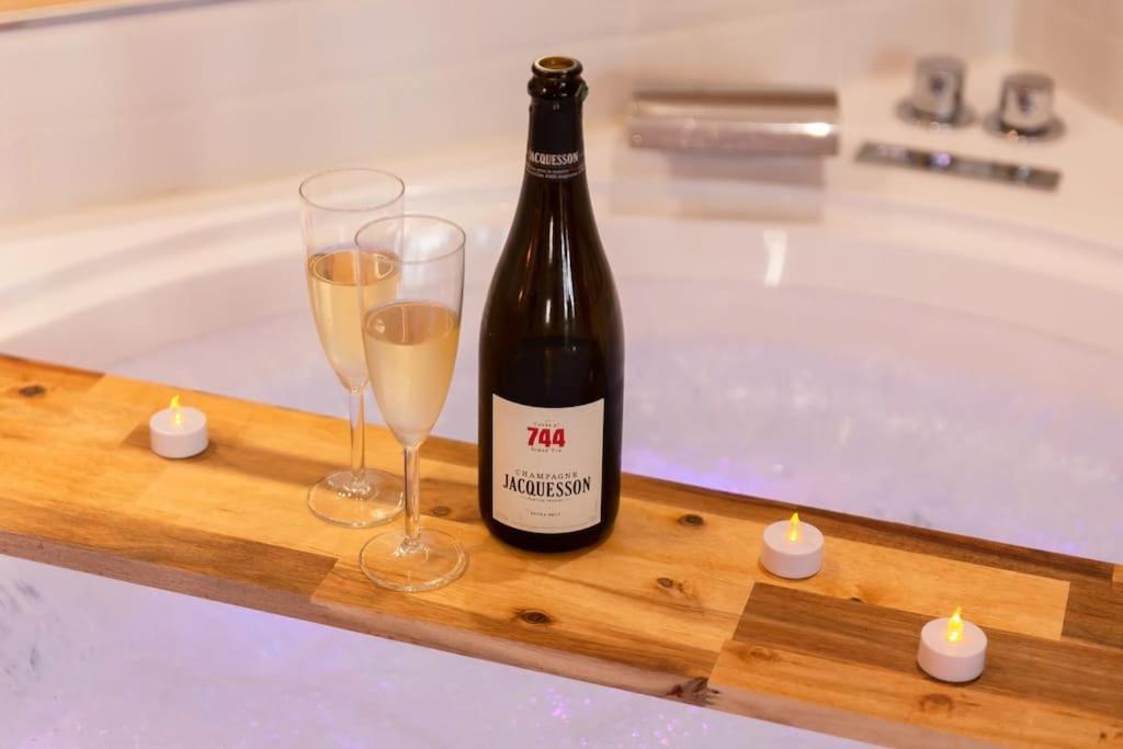 Suite Love Jacuzzi Montévrain Exteriér fotografie